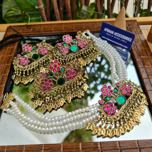 Vintage teen phool CHOKAR set