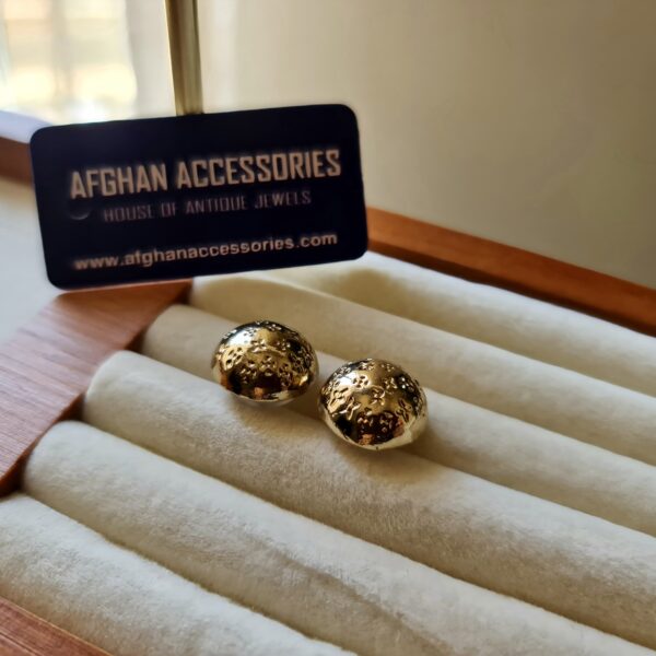 Premium quality stainless steel studs