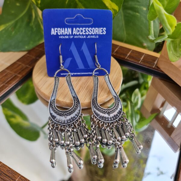 Antique oxidized long earing