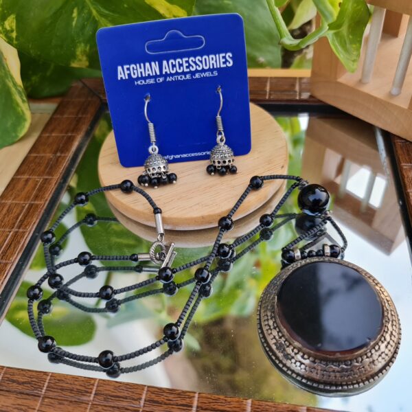 Antique gemstone pendent set