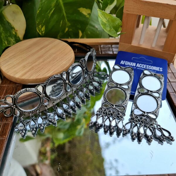 Antique oxidized mirror chokar set