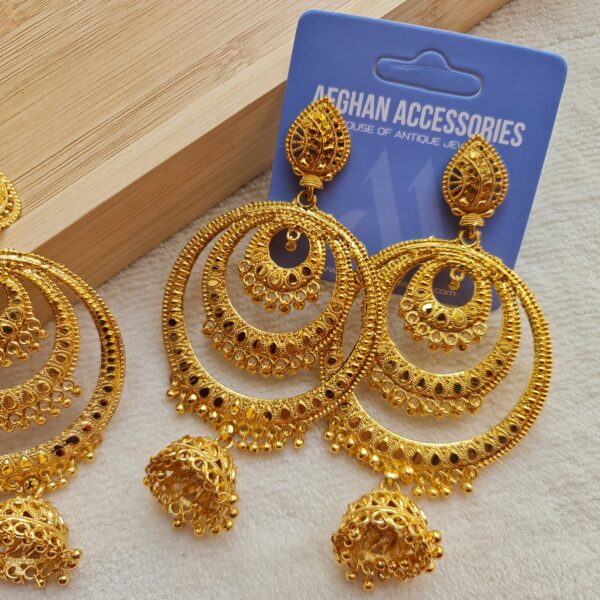 Oversized JHARNA earing