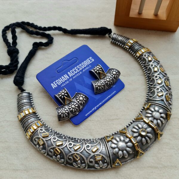 Antique oxidized PREMIUM QUALITY brass kundan hasli necklace set