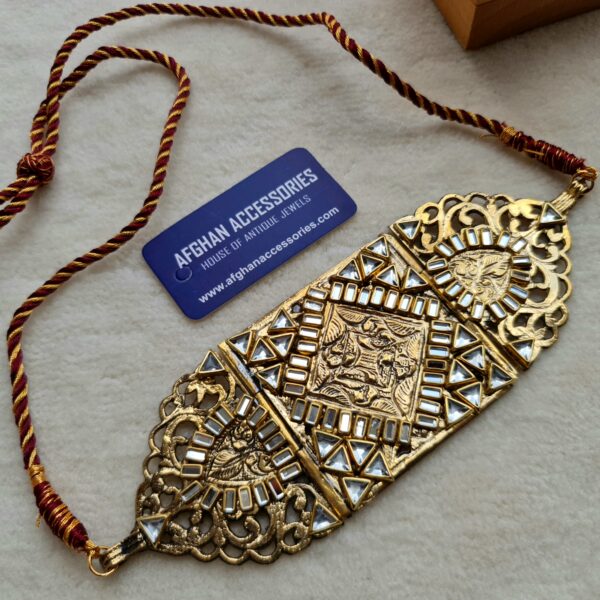 Vintage carved kundan chokar