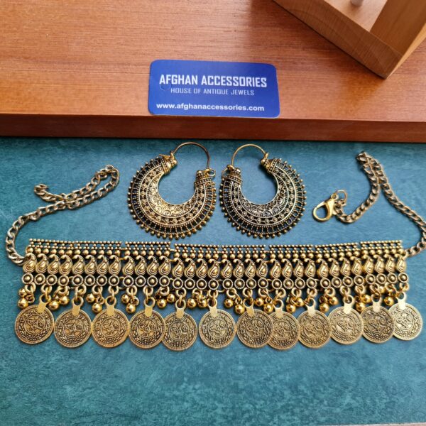 Antique gold chokar set
