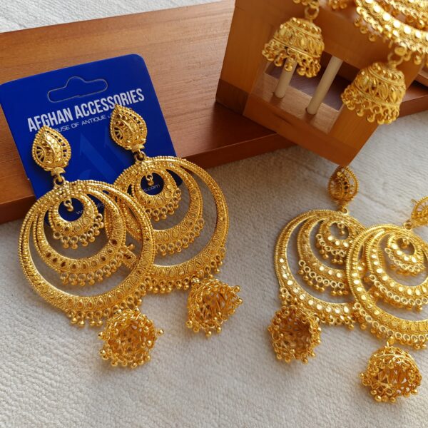 Oversized JHARNA earing