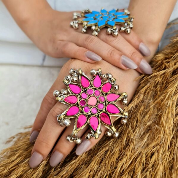 Antique flower oversized ring