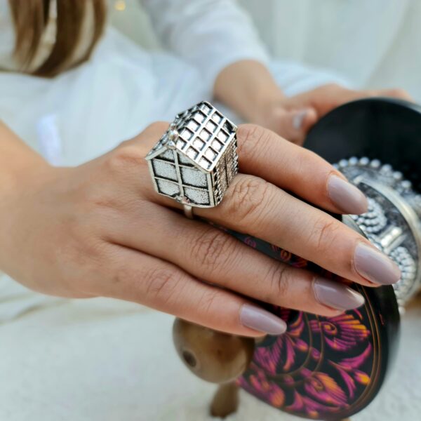 Antique oxidized makaan ring