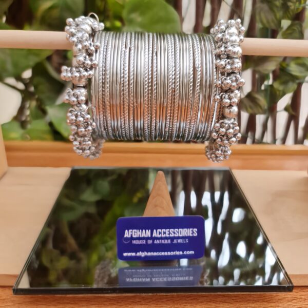 Metalic gajra bangles set