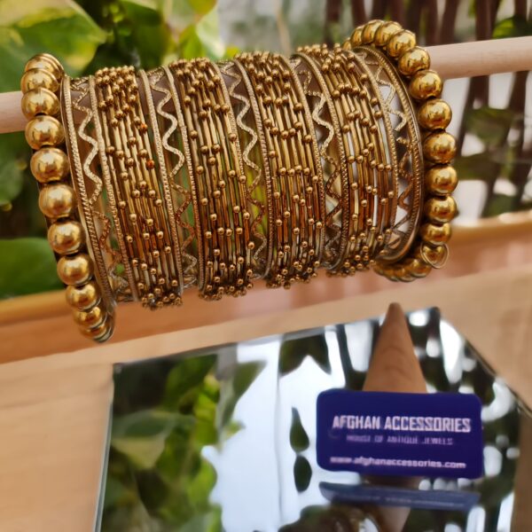 Antique gold metalic bangel set